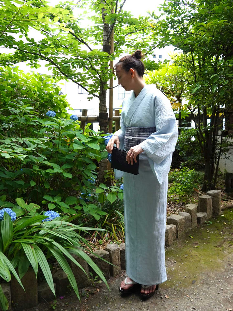 和装と洋装をつなぐ、Hira Clutch Bag